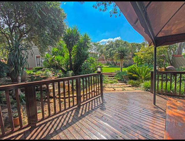 3 BEDROOM HOUSE FOR SALE IN MIDSTREAM ESTATE